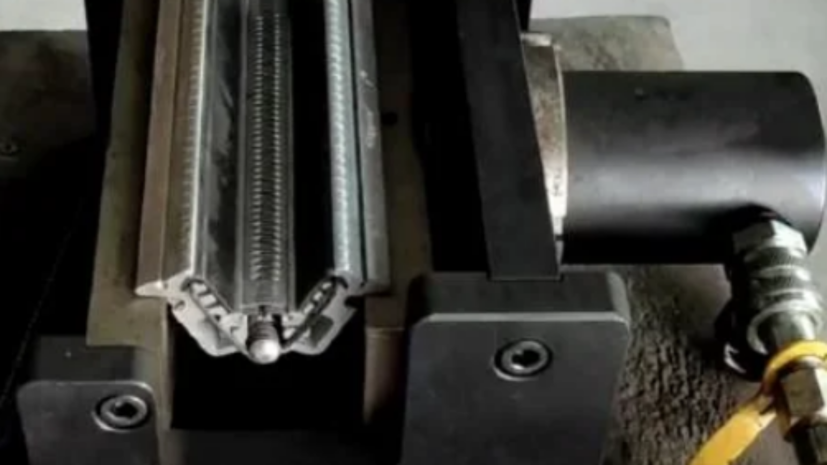 5-hydraulic-machine-system-for-conveyor-belt-fastener-installa